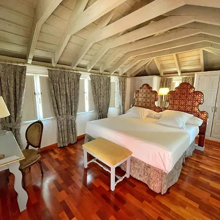 מלון Casas De La Juderia De