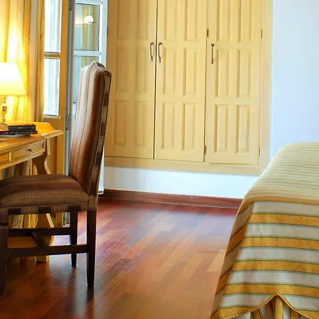 Hotel Casas De La Juderia De