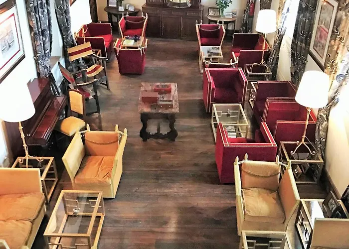 Отель Casas De La Juderia De 4*